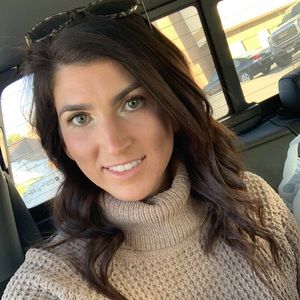 Meet your Posher, Katelyn